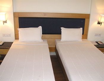 Rukmini Riviera Hotel Hyderabad Ngoại thất bức ảnh